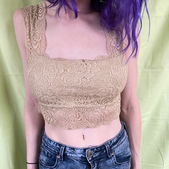 Tops - 💋lacy crop top💋